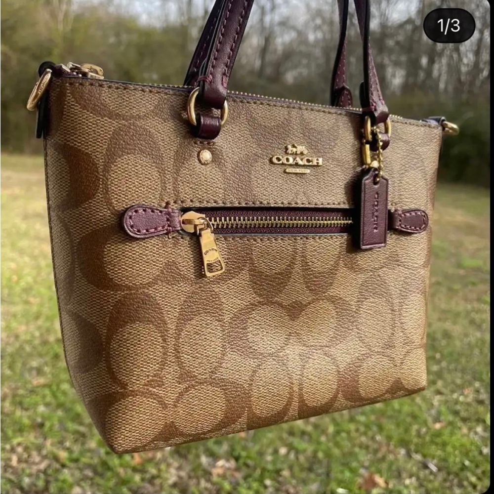 Coach mini gallery in khaki signature
